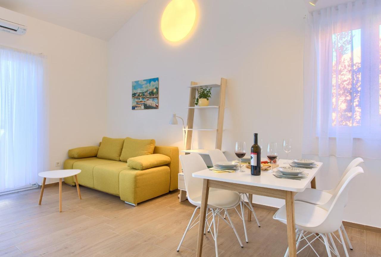 Apartments Meri Njivice Extérieur photo