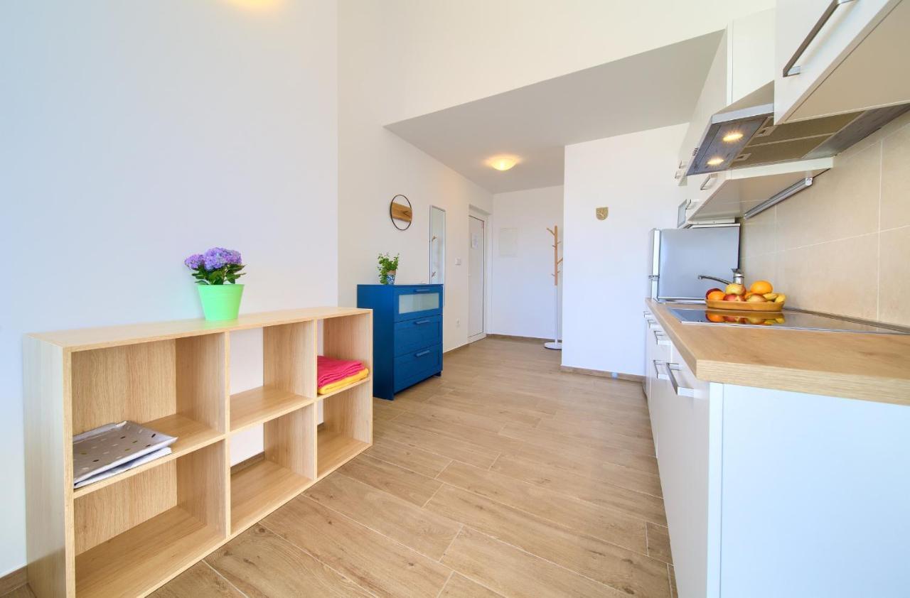 Apartments Meri Njivice Extérieur photo