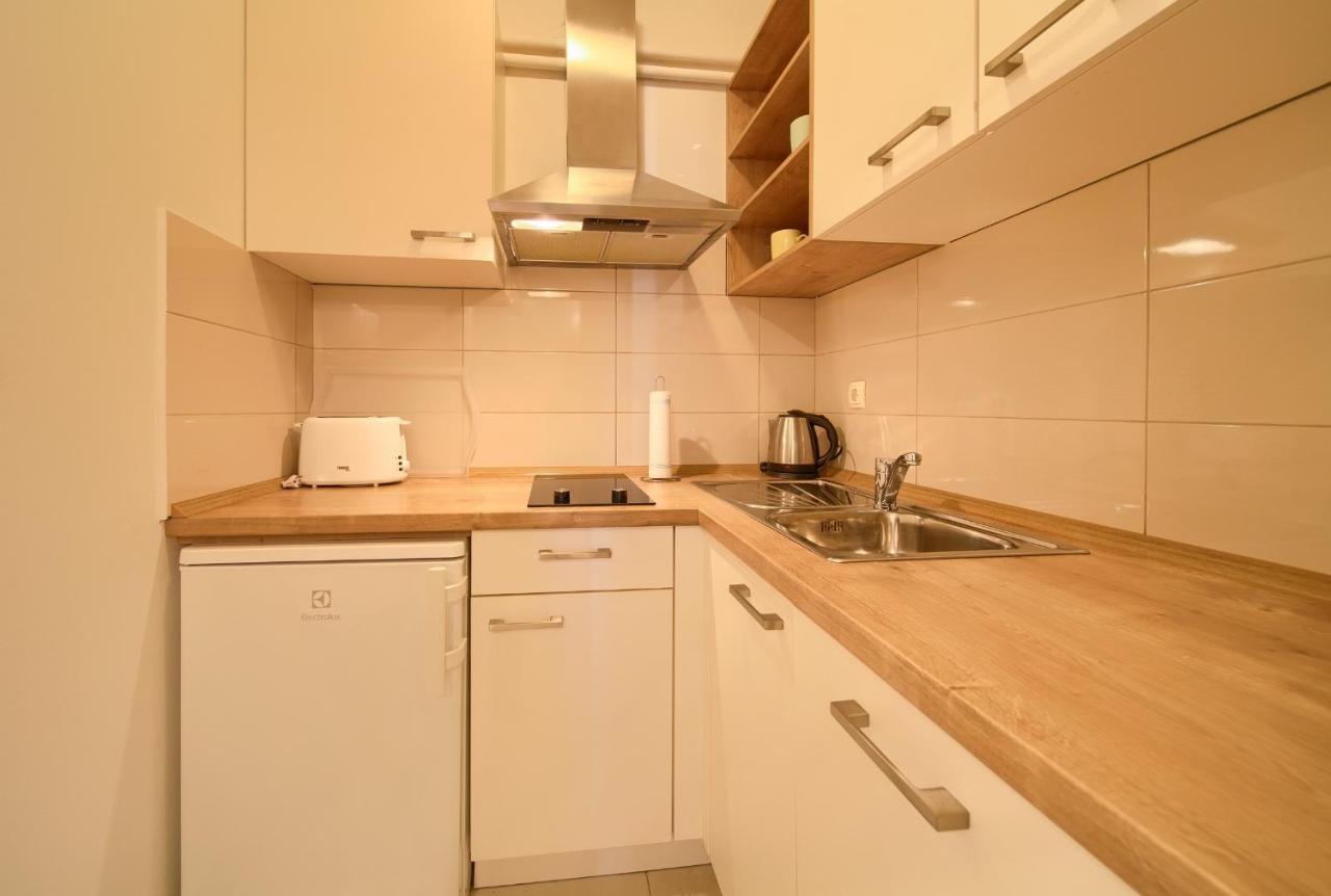 Apartments Meri Njivice Extérieur photo