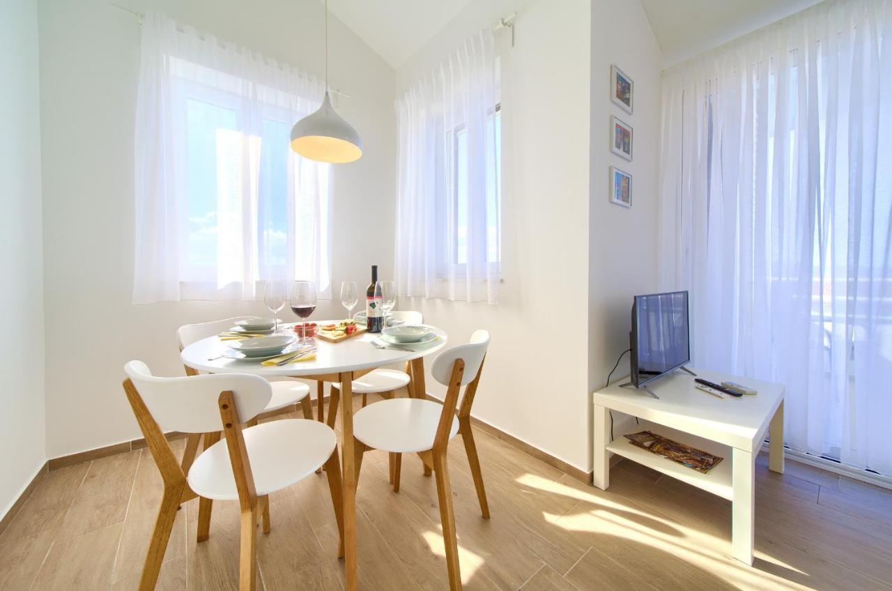 Apartments Meri Njivice Extérieur photo